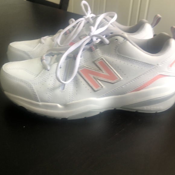 New Balance 608 V5 women’s cross trainer size 9.5 wide - Picture 2 of 5